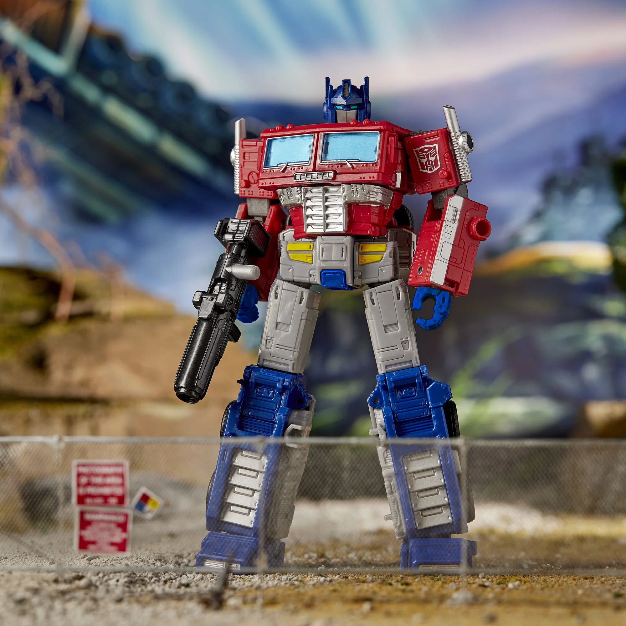 Building the Battlefield Beyond: Optimus Prime Enters the Transformers Earthrise Universe