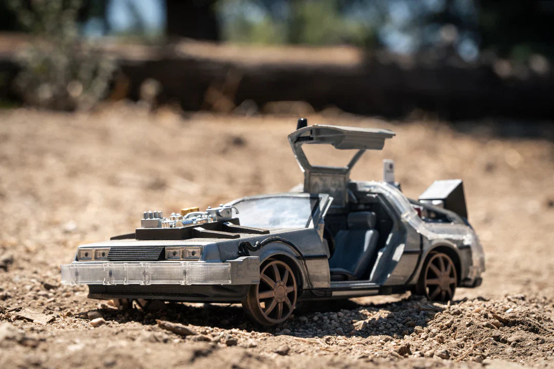 Back to the Future Part III (rail version) die-cast 1:24 scale 